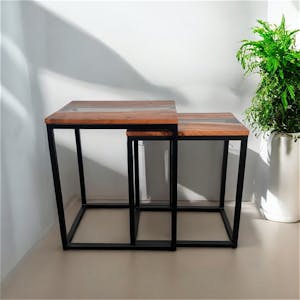 Table basse gigogne epoxy noir et bois d'acacia (lot de 2) BORA